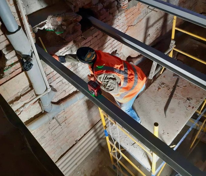 Харків: тривають роботи з відновлення житлового будинку на вул. Мироносицькій